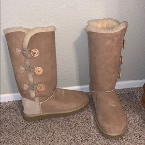 Never worn UGG Bailey button boots!